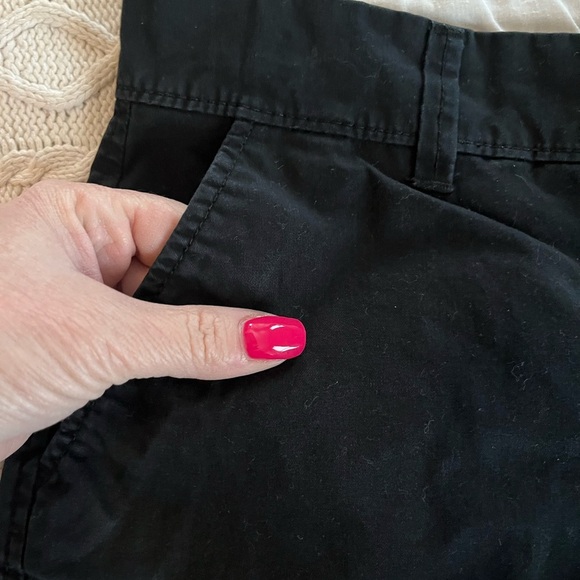 Old Navy Black Khaki Everyday Shorts, cotton & spandex blend, Women’s size 4 - Picture 7 of 9